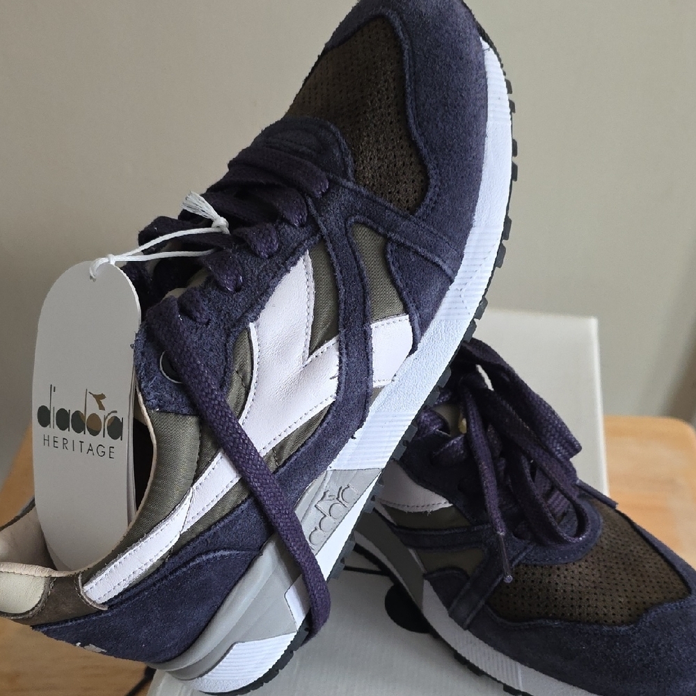 Diadora Dark Blue and White Italian Athletic Shoes - Picture 3 of 8